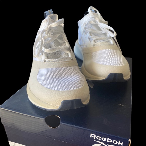 Tan Reebok Running Shoes New In Box - Picture 2 of 2